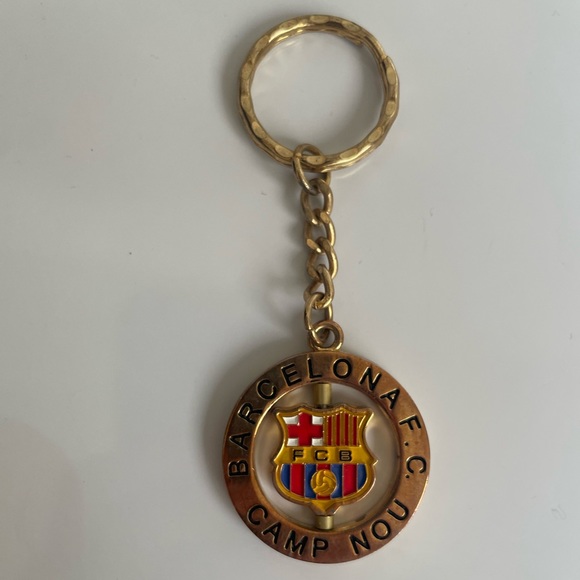 FC Barcelona Crest Spinner Camp Nou  Key Ring / Keychain Barça - Picture 2 of 6